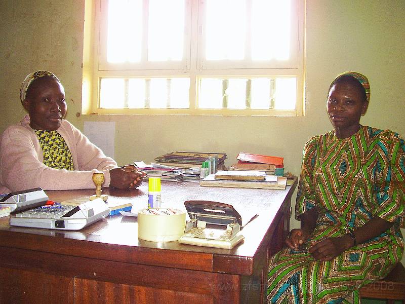 0112 Hospitaal Drodro Bureel Directrice Zr. Liliane.JPG